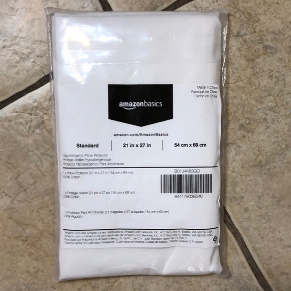 Other - 💄Free💄NWT Hypoallergenic Pillow Protector Case